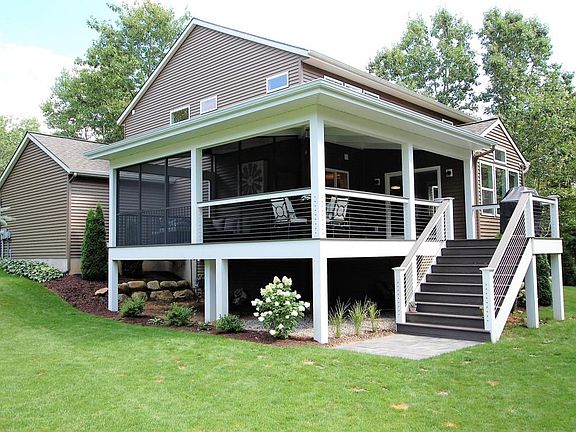 5th image of 9311 Bay Harbor Ct NE