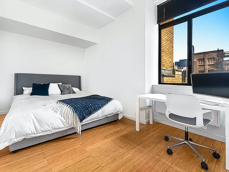 310 E 46th St #16D — Photo 2