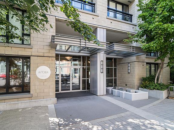 2nd image of 751 Fairfield Rd #501