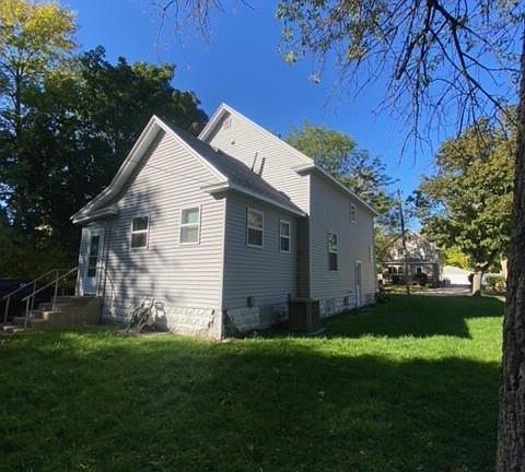 3rd image of 510 E 5th St