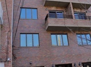 7122 163rd St #3, Flushing, NY 11365