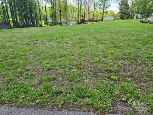 1616 N Oak Dr, Shelby, NC 28150