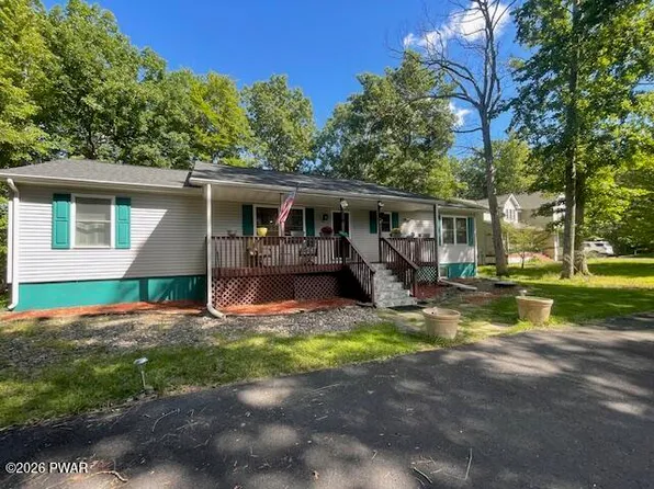 1008 Long Lake Rd, Tamiment, PA 18371