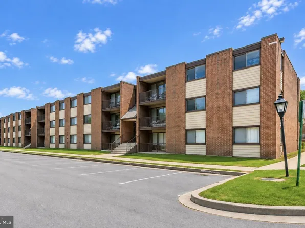 10725 West Dr APT 303, Fairfax, VA 22030