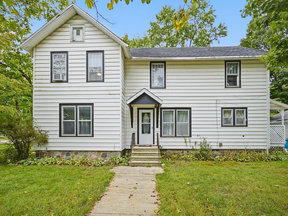 1st image of 206 W Main St