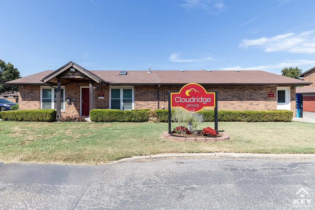 Cloudridge Apartments — Photo 2