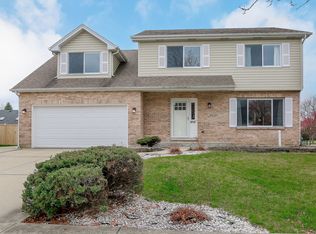 1441 Clear Dr, Bolingbrook, IL 60490