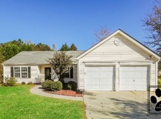 459 Crested View Dr, Loganville, GA 30052