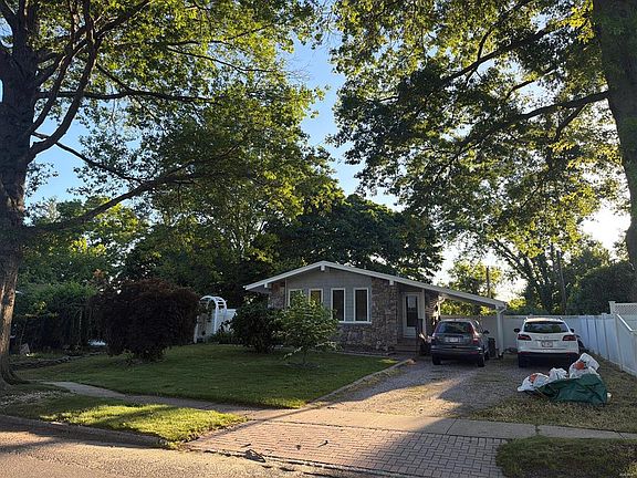 2nd image of 47 Hayrick Ln