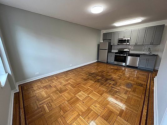 1st image of 8020 Broadway APT 5L