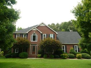 105 Somerset Ln, Tullahoma, TN 37388