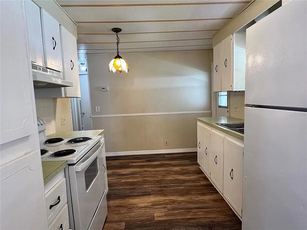 2 bed, 2.0 bath, 864 sqft, $1,300 — Photo 3