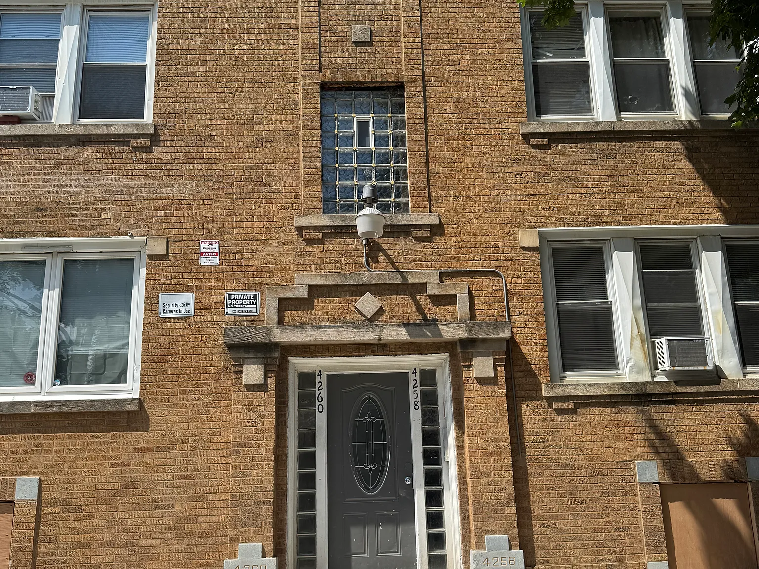 2 bed, 725 sqft, $1,450 — Photo 1