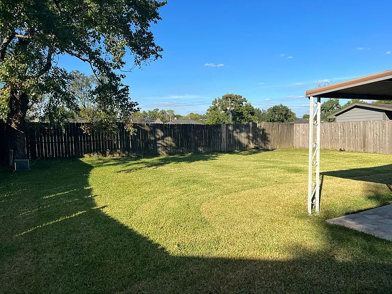 10910 Sela Ln — Photo 13