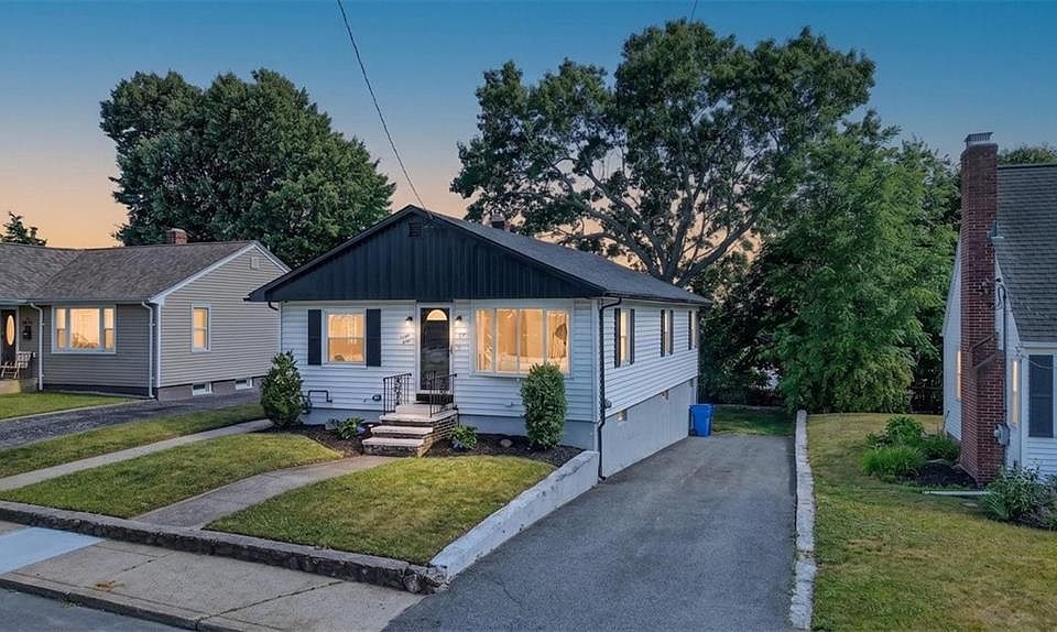 1st image of 44 Cliff Ave