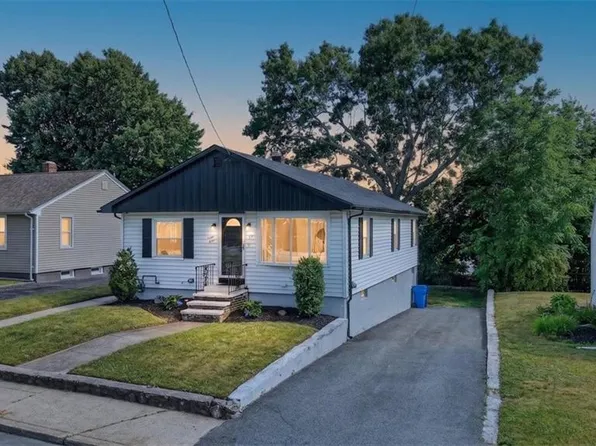 44 Cliff Ave, Cranston, RI 02920