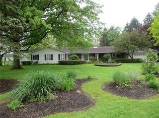 6 Old Acre Ln, Rochester, NY 14618