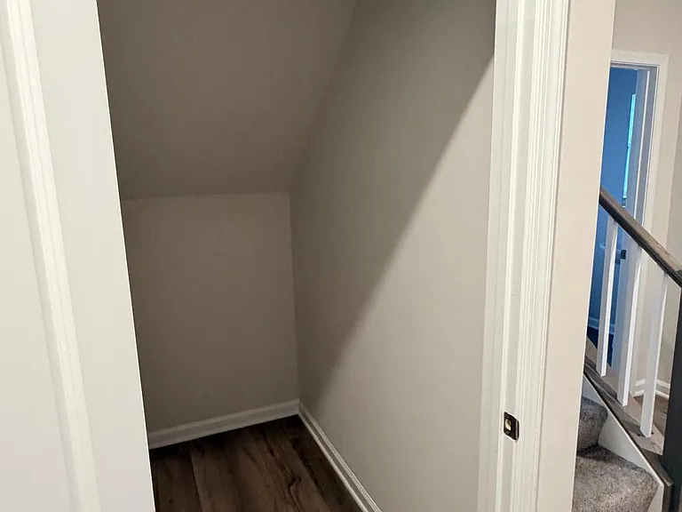 19 Forest Grove Ave — Photo 35