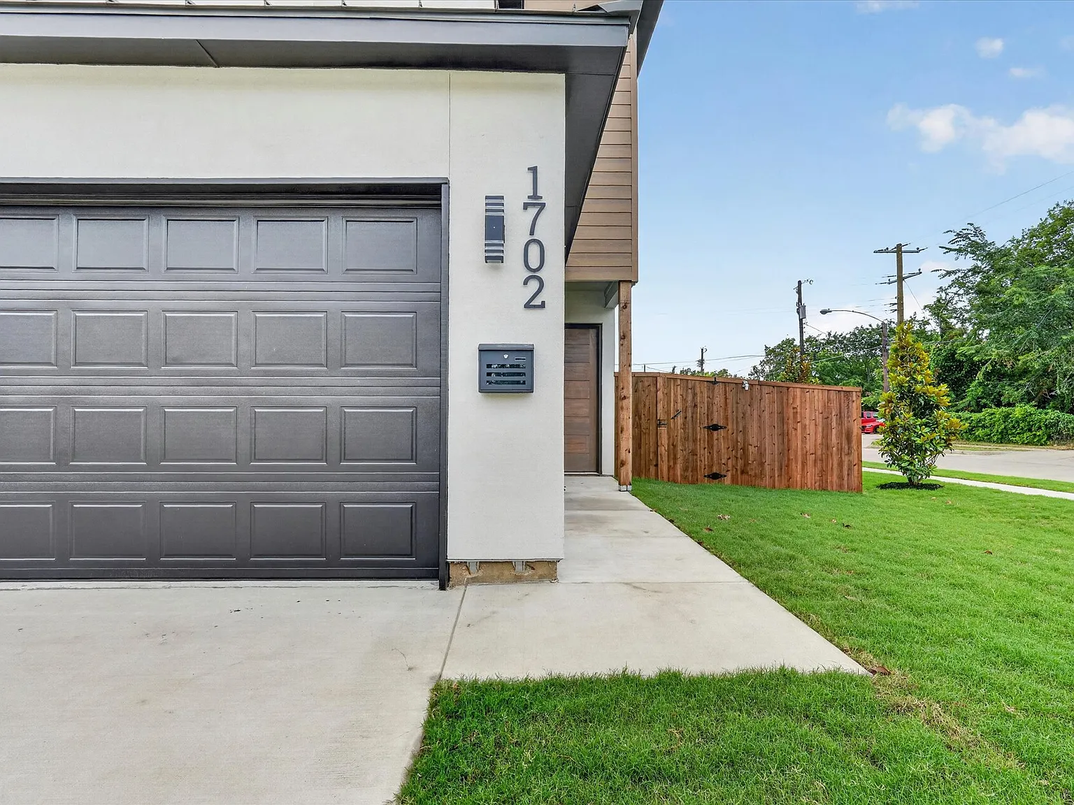 3 bed, 3.5 bath, 2123 sqft, $4,000 — Photo 3