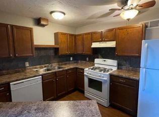 University Row, Omaha, NE 68105