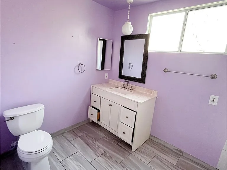 837 S Windsor Blvd #7 — Photo 20