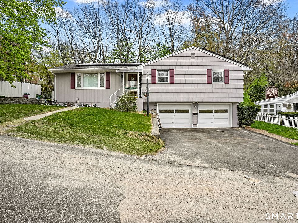 1st image of 7 Newport Drive