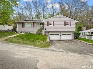 7 Newport Drive, Waterbury, CT 06705