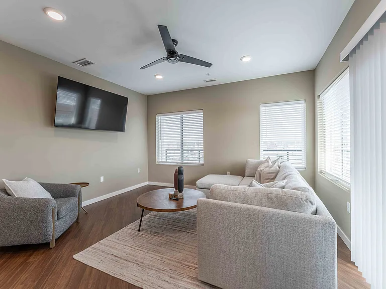 1364 E Battlefield Rd — Photo 185