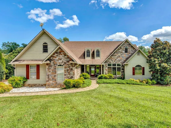 305 Acres Ct, Lynch Station, VA 24571