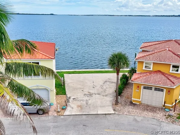 1120 Nettles Blvd, Jensen Beach, FL 34957