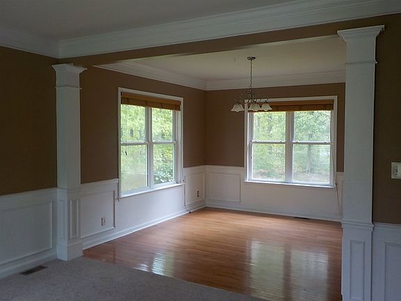 4th image of 628 Forsythia Dr