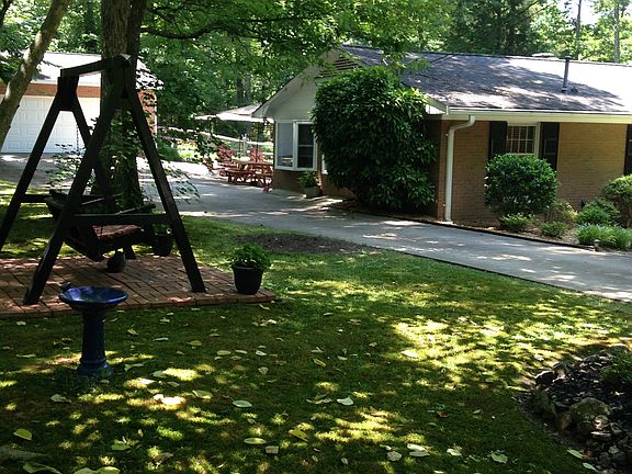 Side yd & concrete driveway