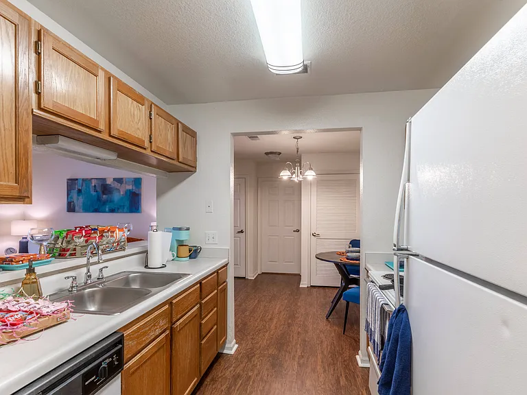 Bexley Village Apartments — Photo 9