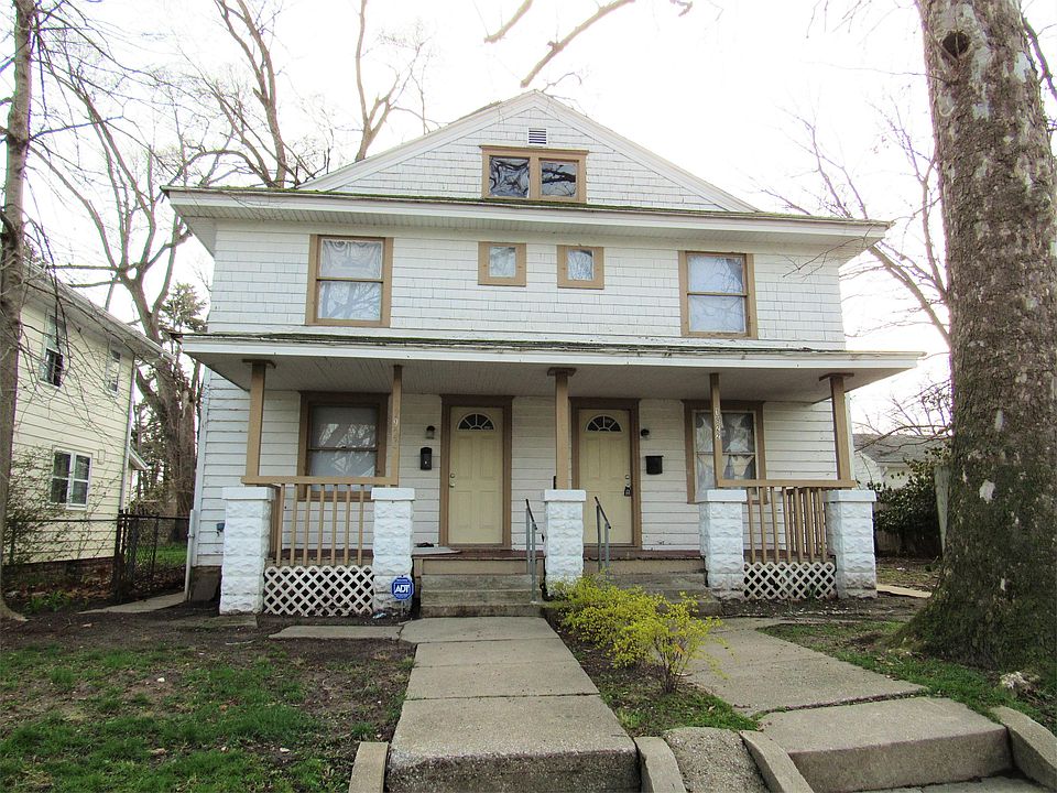 1st image of 1922 Marine St