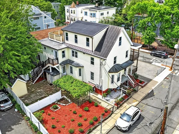 29 Hanson St, Somerville, MA 02143