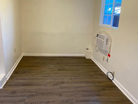 5th image of 1742 Walnut St #2