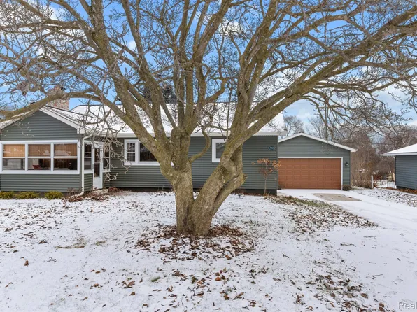 67226 Sisson St, Washington, MI 48095