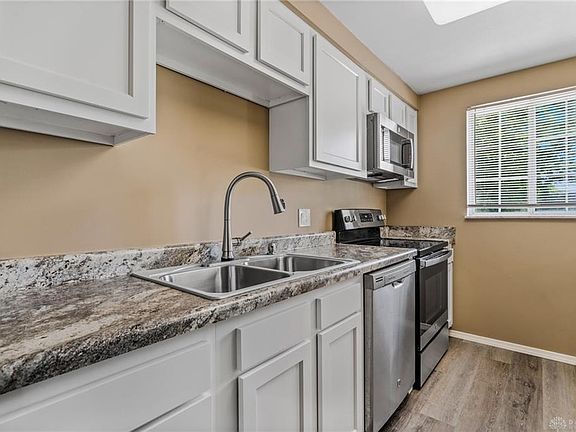 5th image of 2514 Kewanna Ln