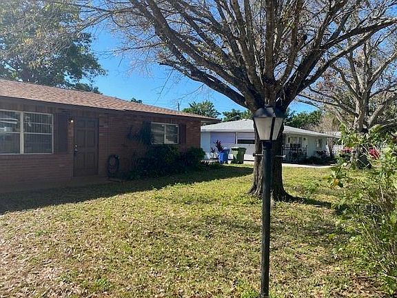 4th image of 2501 25th Avenue Dr W