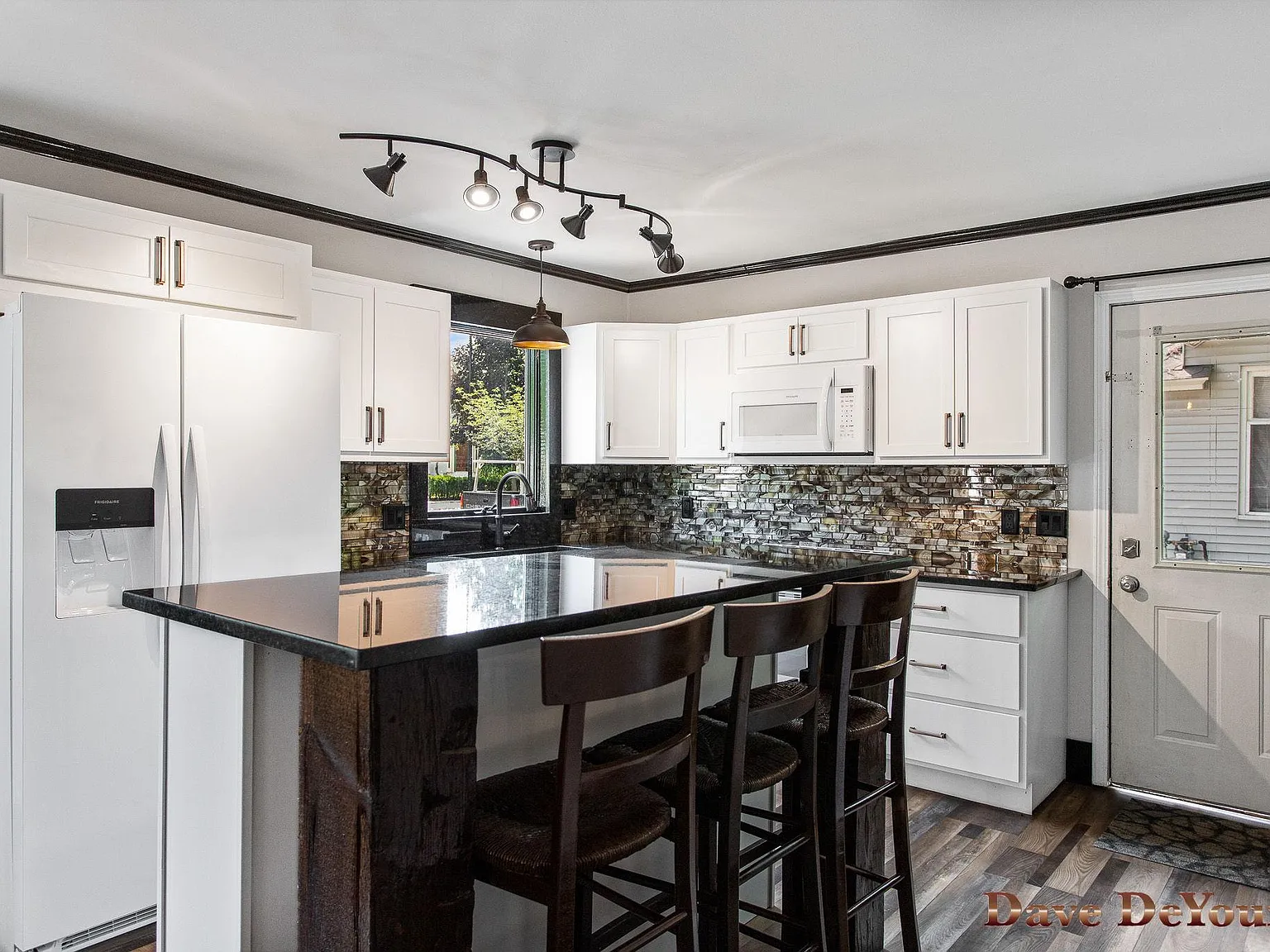 2 bed, 884 sqft, $2,500 — Photo 3