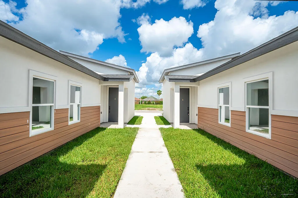 2 bed, 2.0 bath, 994 sqft, $1,650 — Photo 4