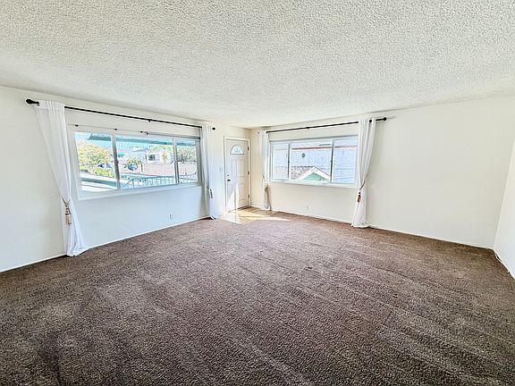 4th image of 137 12th St APT B