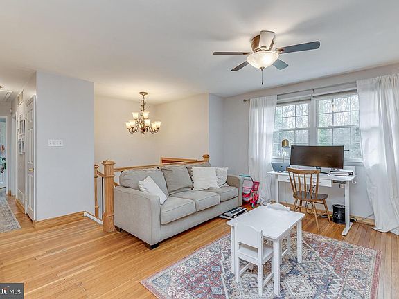 4th image of 24 Virginia Trl