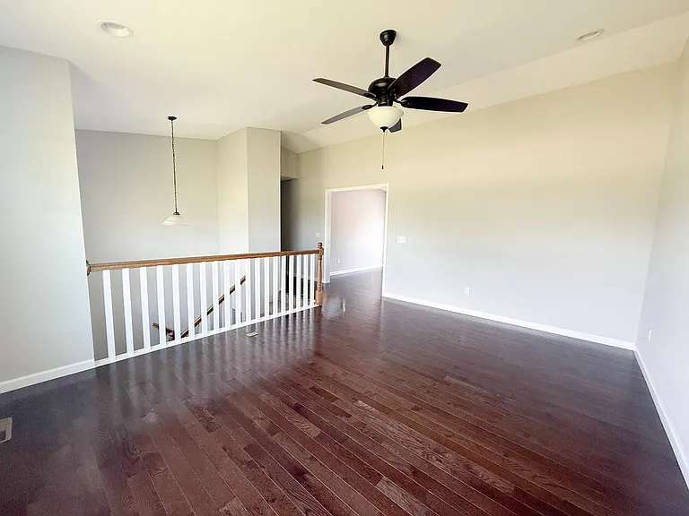 505 Holladay Rd — Photo 6