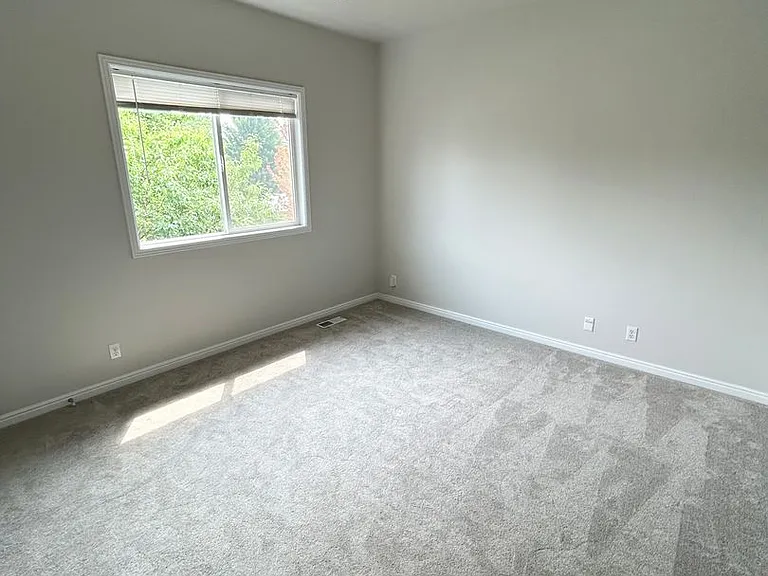 562 N Paddington Pl — Photo 12