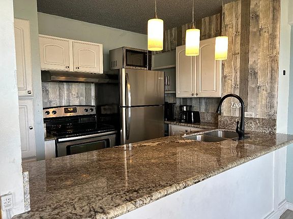 Another view of kitchen