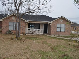 1400 Daffan Ave, Ennis, TX 75119