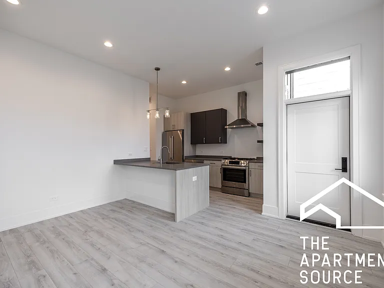 1814 W Thomas St #2R — Photo 2