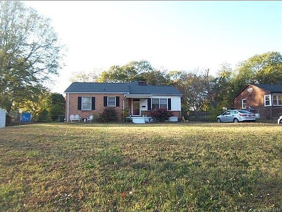4th image of 810 Eastview St