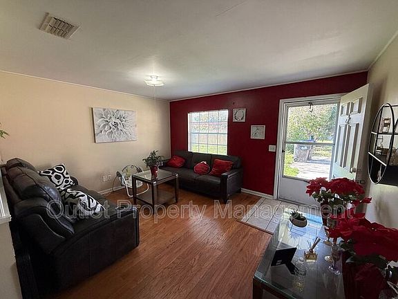 3rd image of 7748 Pine Hollow Ct